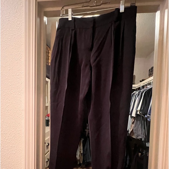 Satin pleated black pants with zip ankles - Picture 2 of 3